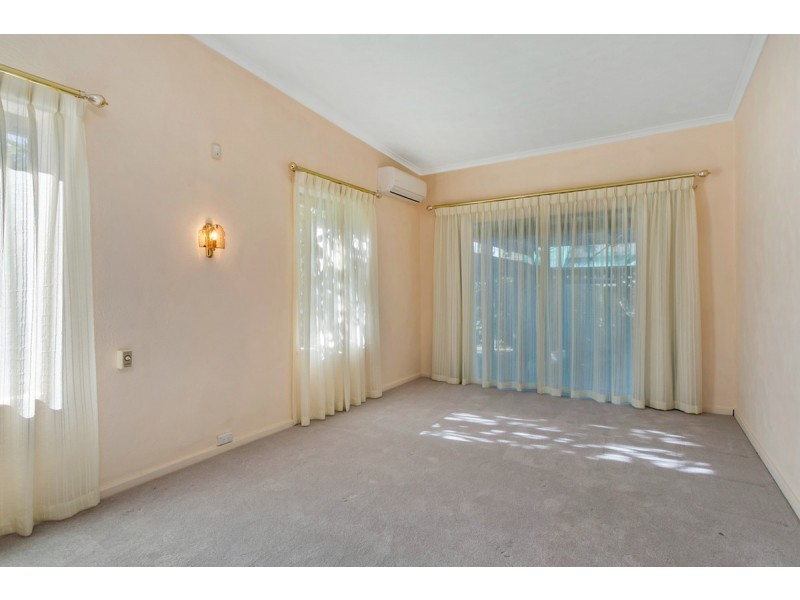 38 Brougham Drive, Valley View SA 5093