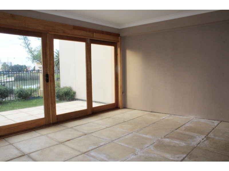 3 Pine Court, Mawson Lakes SA 5095