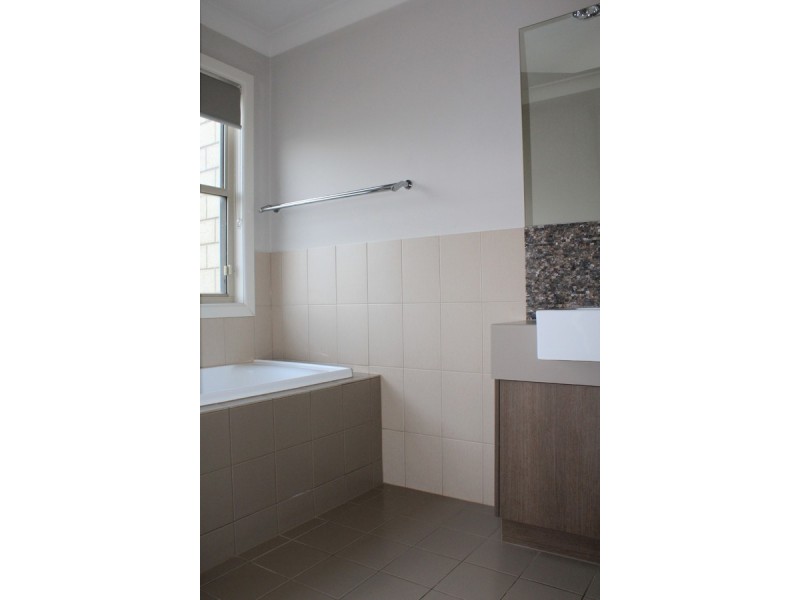 3 Pine Court, Mawson Lakes SA 5095