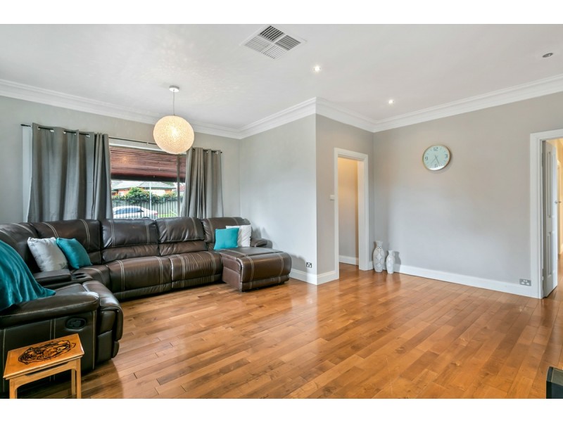 35 Peacock Road, Elizabeth Downs SA 5113