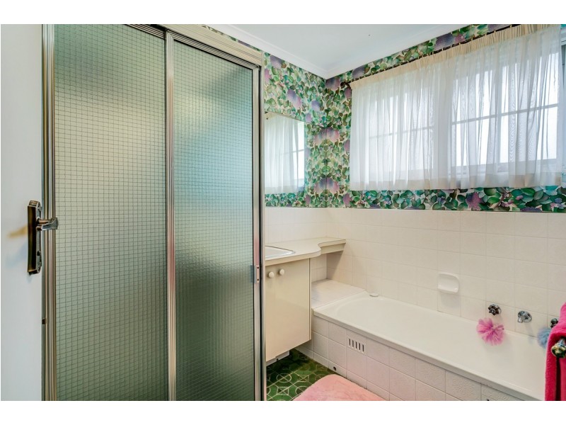 3 Crestwood Drive, Athelstone SA 5076