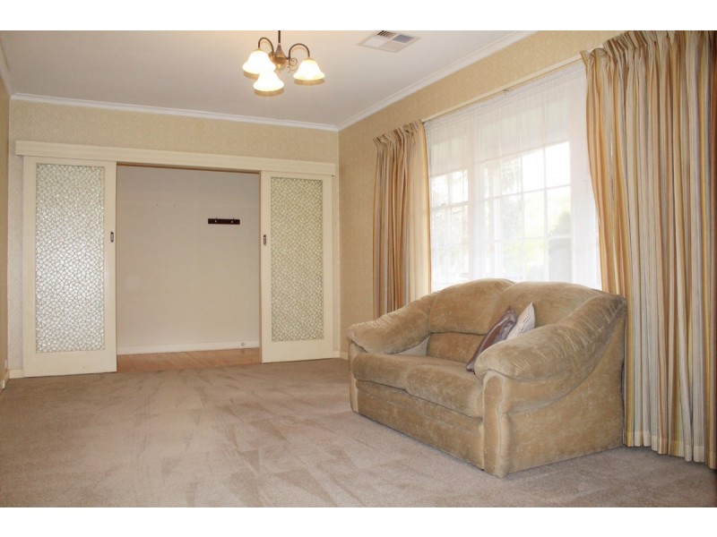 18 Carinya Crescent, Rostrevor SA 5073