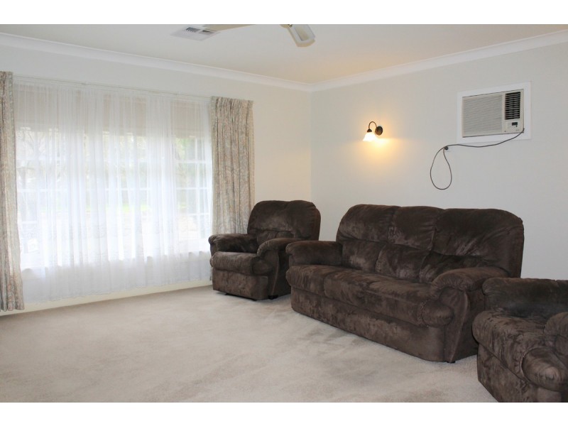 18 Carinya Crescent, Rostrevor SA 5073