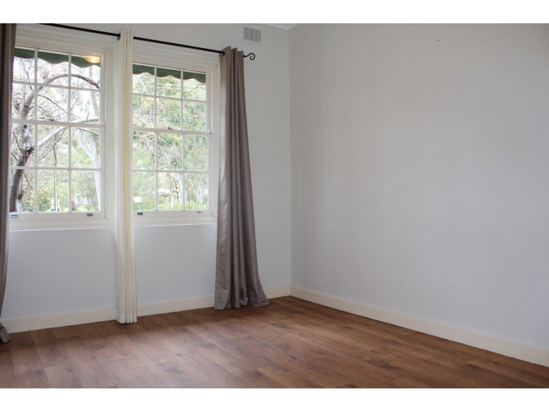 18 Carinya Crescent, Rostrevor SA 5073