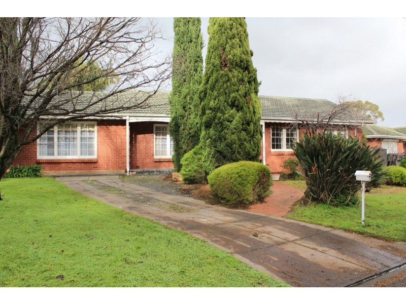 18 Carinya Crescent, Rostrevor SA 5073