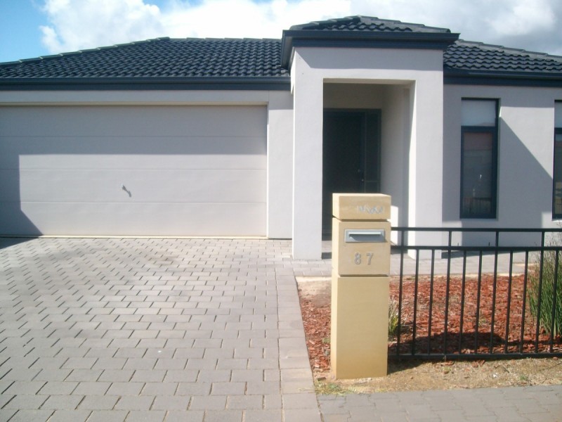 87 Riesling Crescent, Andrews Farm SA 5114