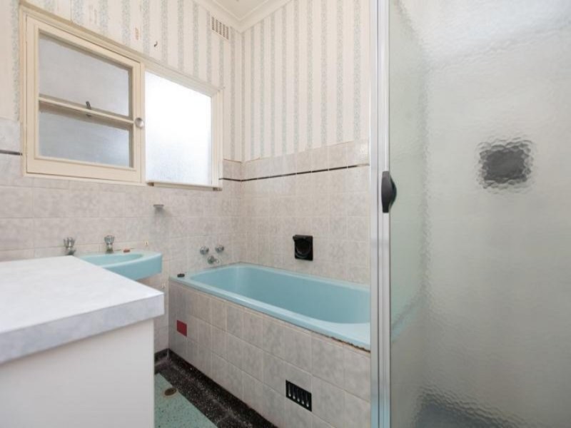 4 Harrison Street, Henley Beach SA 5022