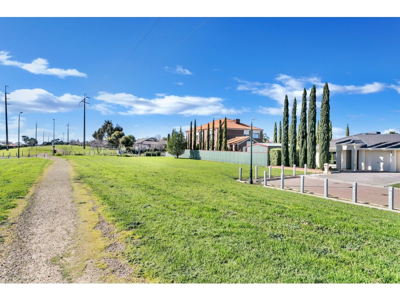 19 Barley Crescent, Walkley Heights SA 5098