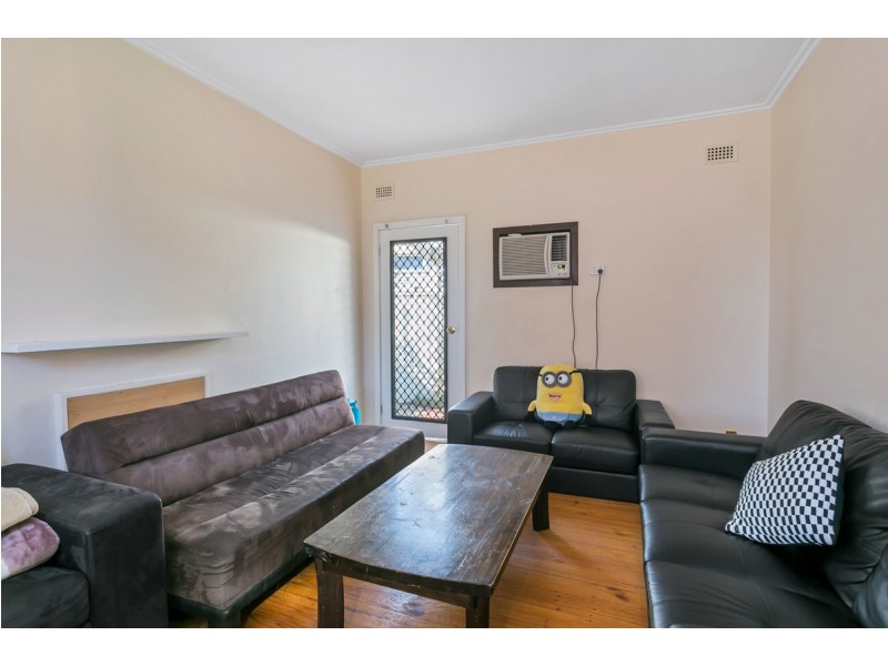 18 Guildford Street, Clearview SA 5085