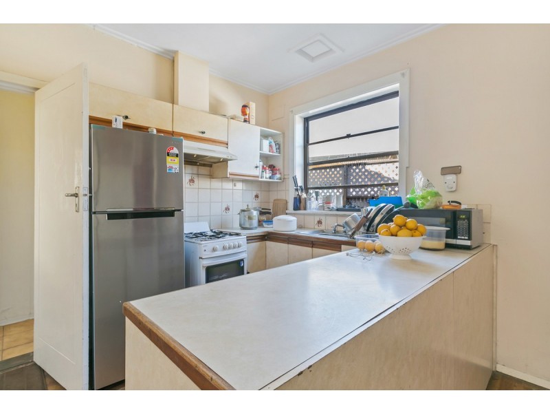 18 Guildford Street, Clearview SA 5085