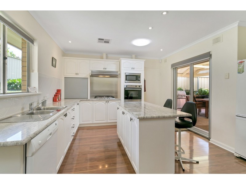 11 Penelope Avenue, Valley View SA 5093