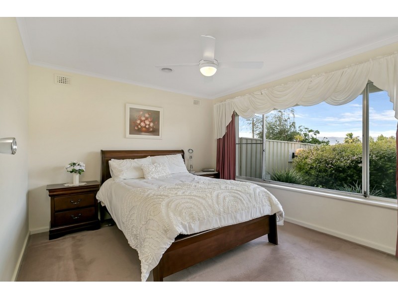 11 Penelope Avenue, Valley View SA 5093
