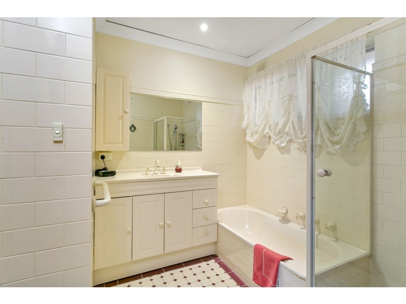 11 Penelope Avenue, Valley View SA 5093