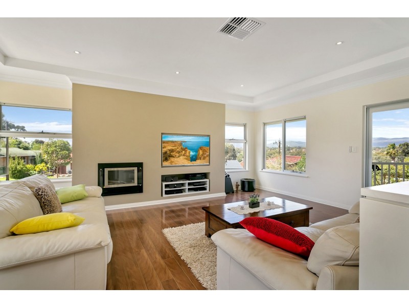 11 Penelope Avenue, Valley View SA 5093