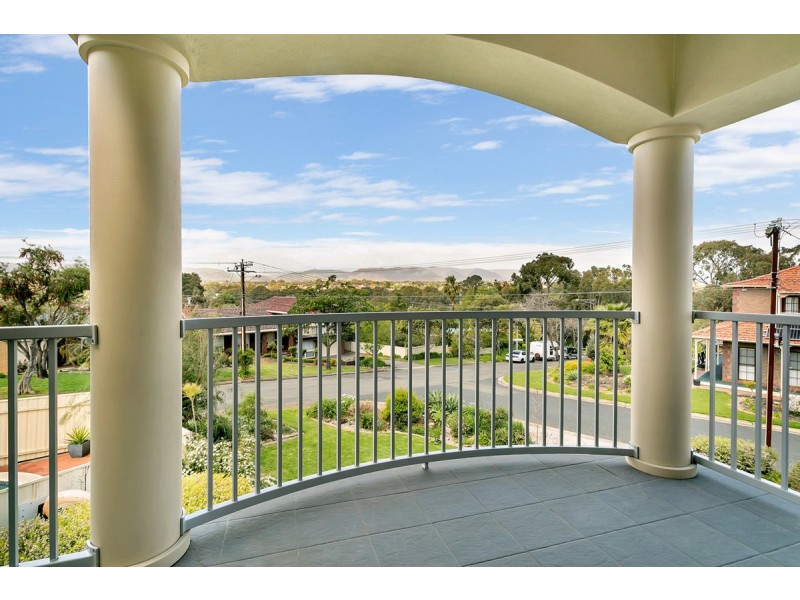 11 Penelope Avenue, Valley View SA 5093