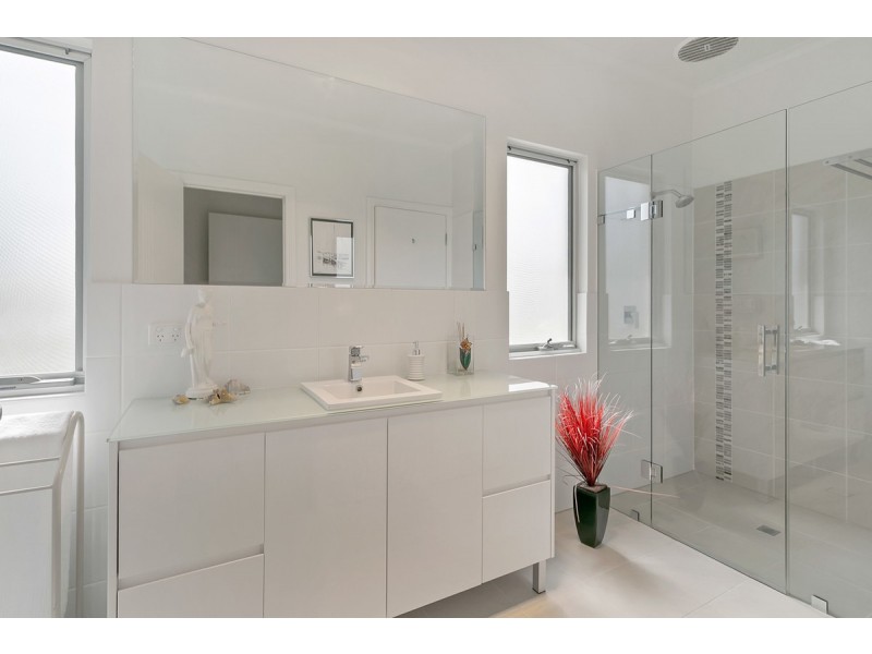 11 Penelope Avenue, Valley View SA 5093