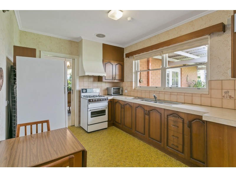 2 Jeffery Road, Vale Park SA 5081