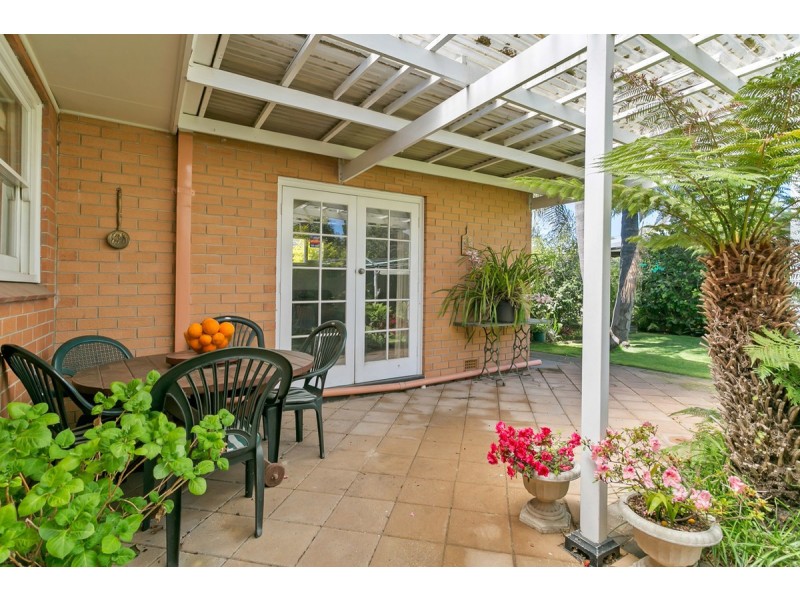 2 Jeffery Road, Vale Park SA 5081