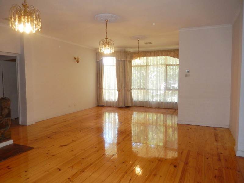 16 Cambridge Street, Vale Park SA 5081