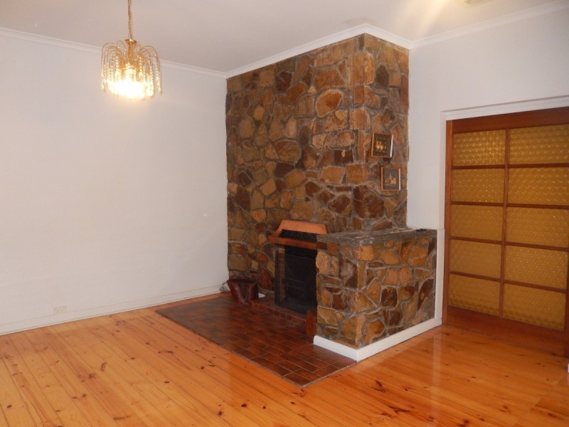 16 Cambridge Street, Vale Park SA 5081