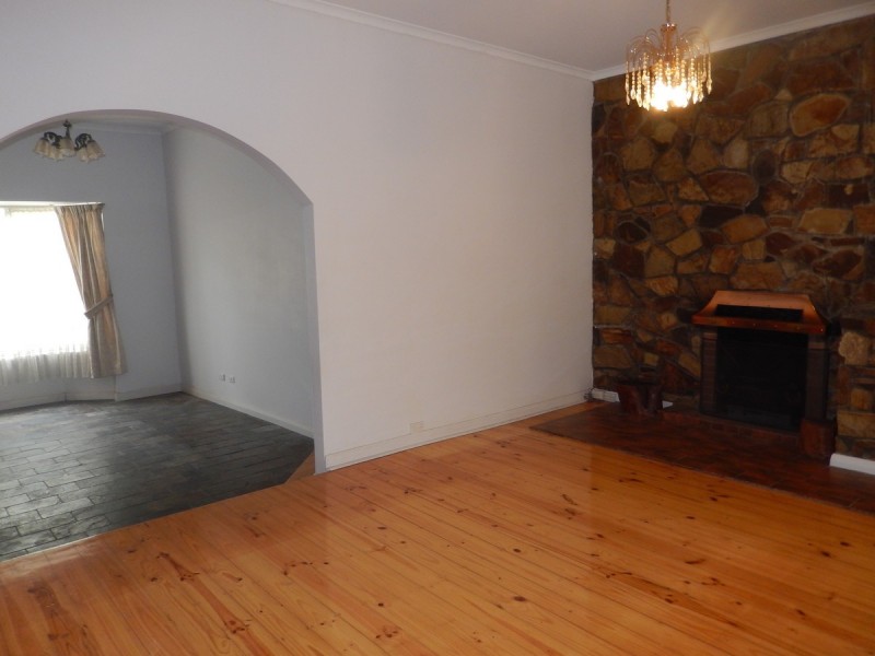 16 Cambridge Street, Vale Park SA 5081