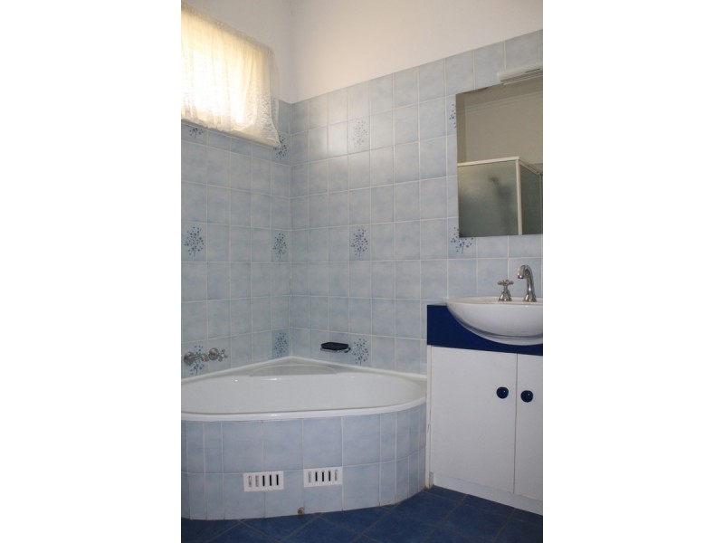 17 Riverside Drive, Fulham SA 5024