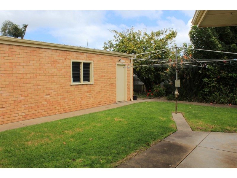 17 Riverside Drive, Fulham SA 5024