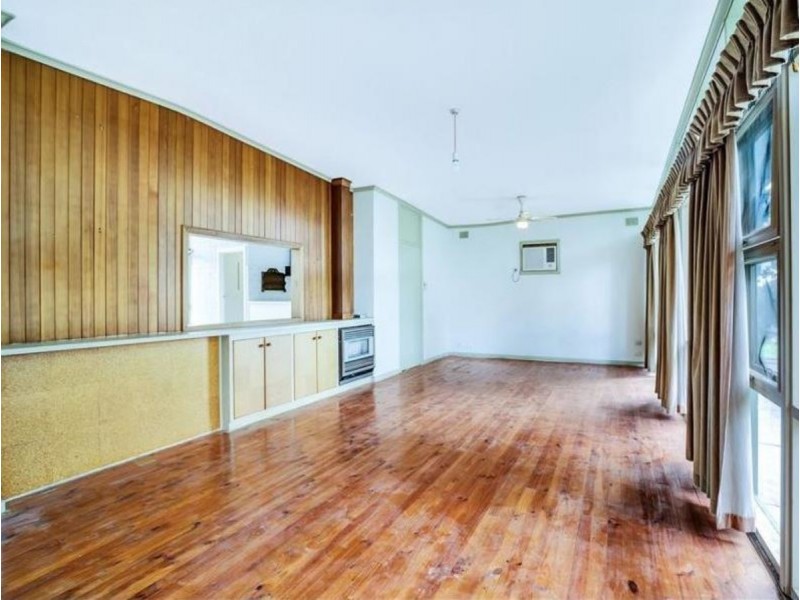 9 Loral Street, Para Hills SA 5096