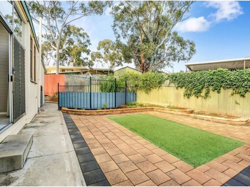 9 Loral Street, Para Hills SA 5096