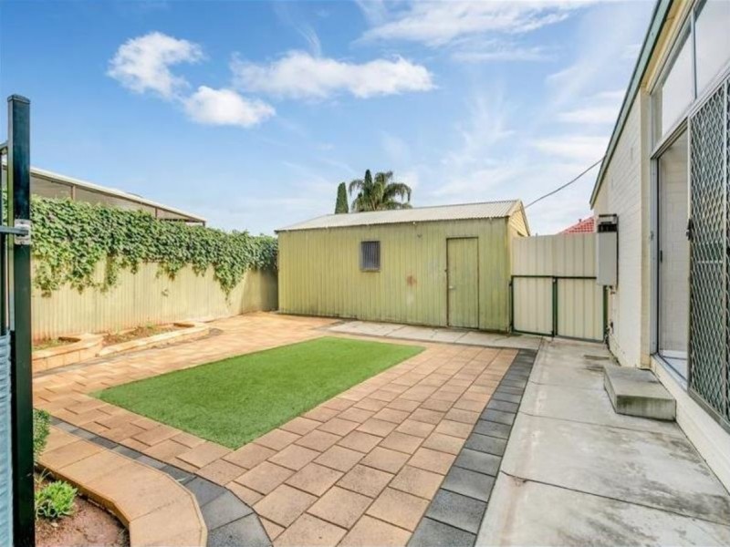 9 Loral Street, Para Hills SA 5096
