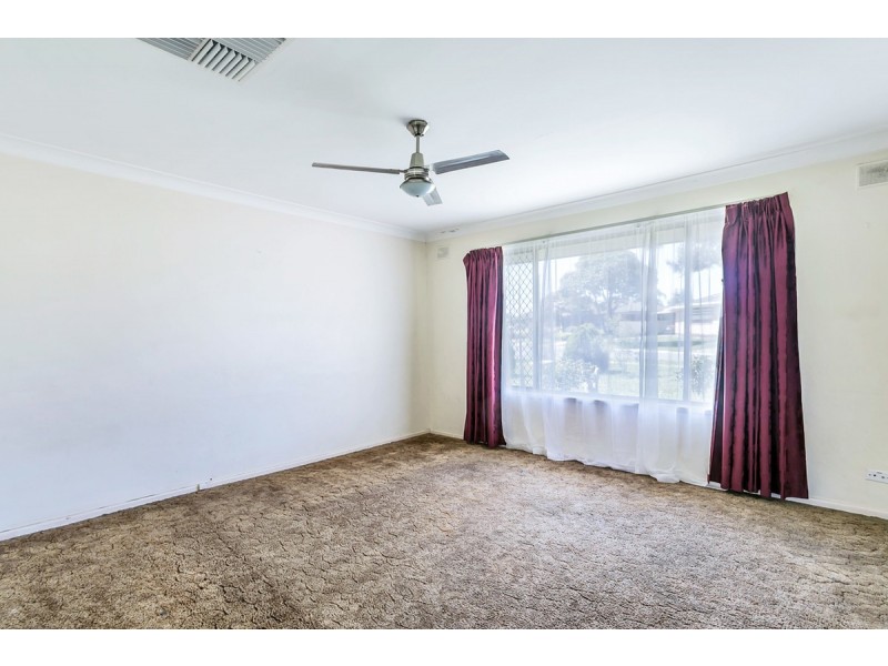 11 Malbanda Avenue, Para Vista SA 5093