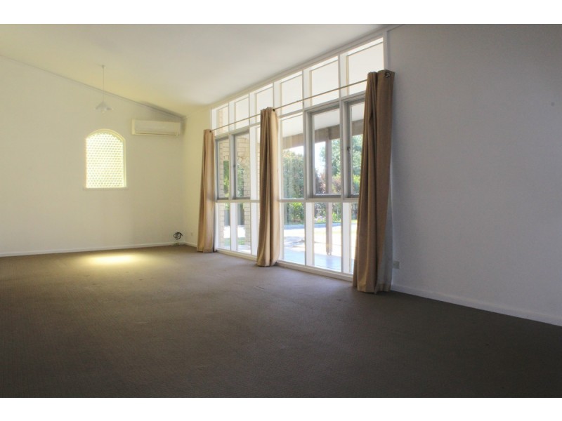 13 De Sassenay Crescent, Modbury Heights SA 5092