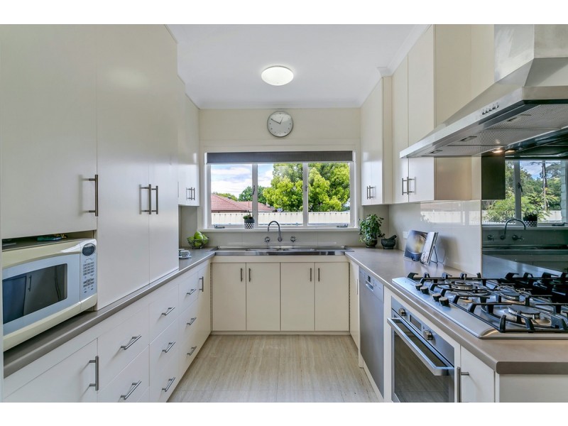 26 Parcoola Avenue, Hope Valley SA 5090