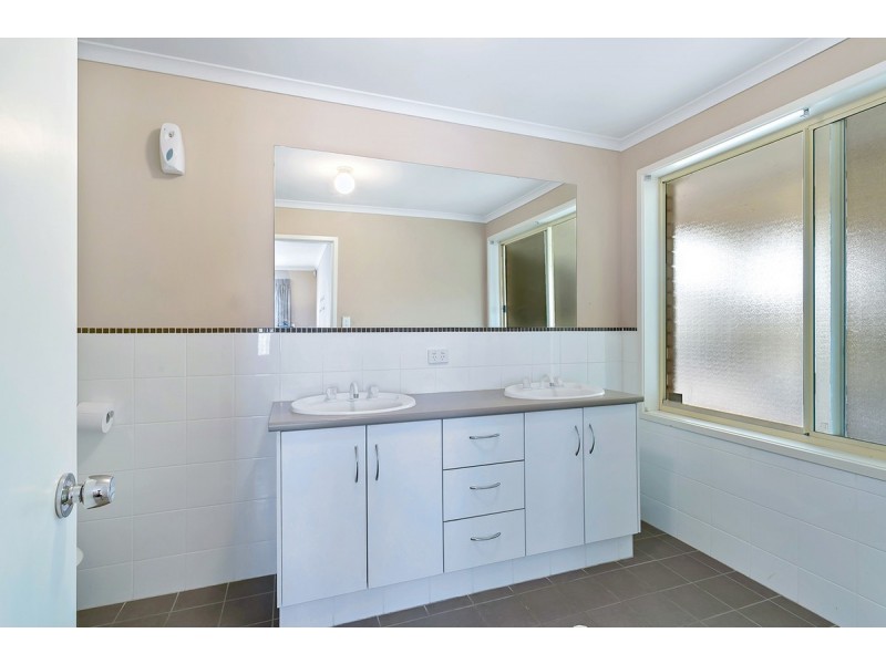 160 President Avenue, Andrews Farm SA 5114