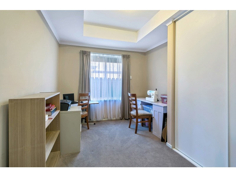 160 President Avenue, Andrews Farm SA 5114