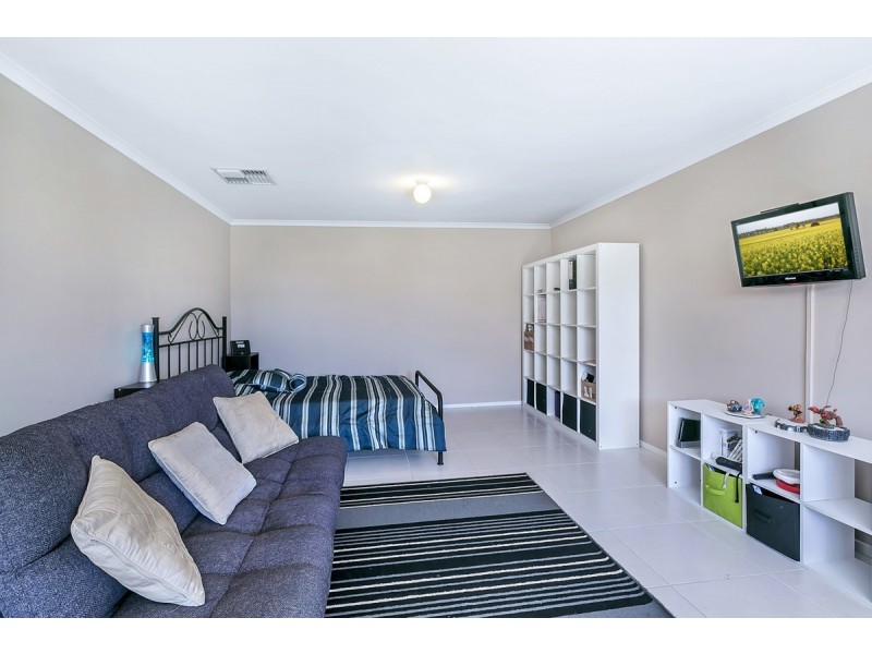 160 President Avenue, Andrews Farm SA 5114