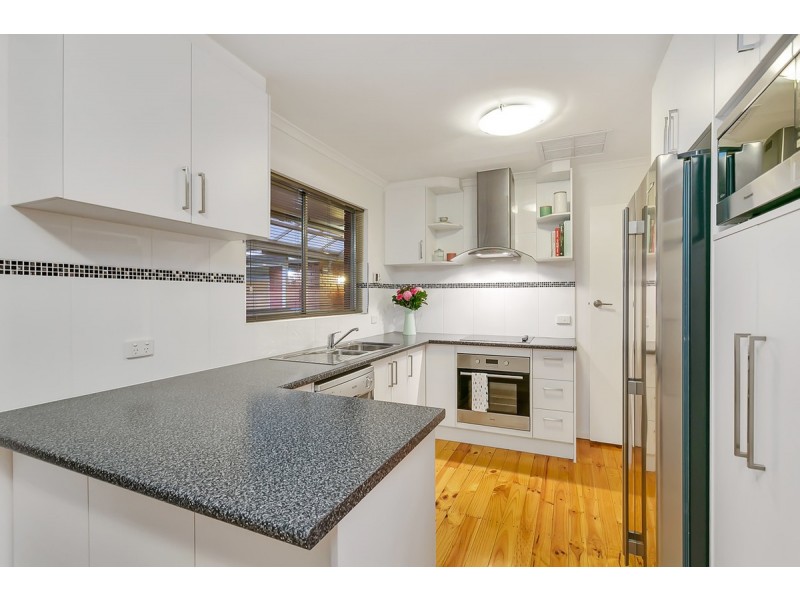 30 Boronia Drive, Hope Valley SA 5090