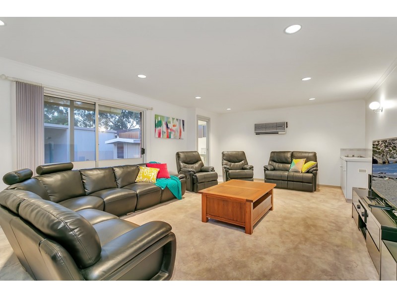 30 Boronia Drive, Hope Valley SA 5090