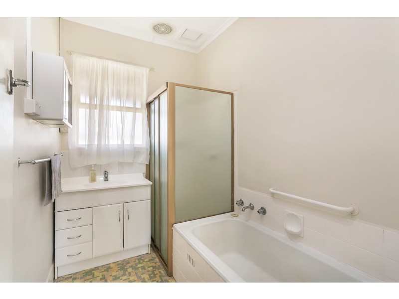 33 Hodge Road, Para Hills SA 5096