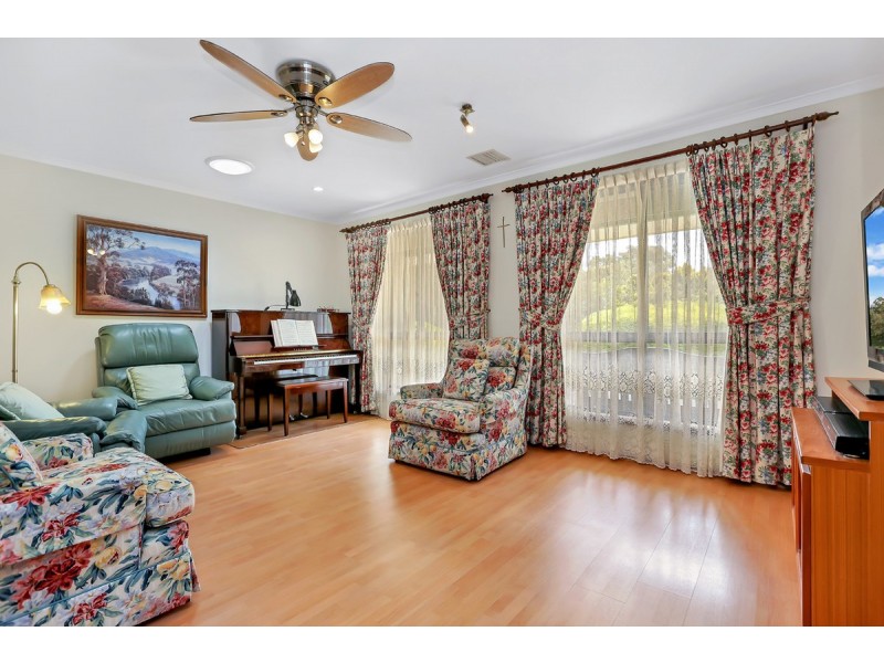 19 Glenbrae Close, Wynn Vale SA 5127