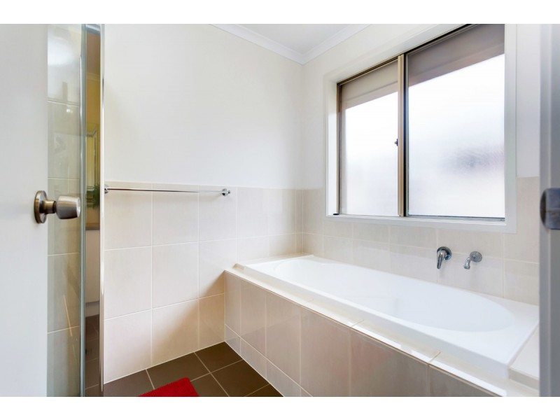 21 Burman Avenue, Gilles Plains SA 5086