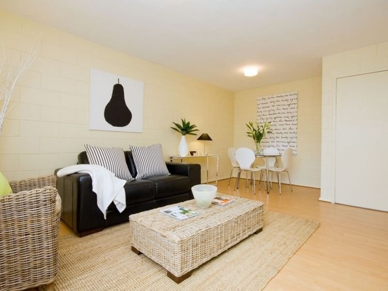 8/21 Laught Avenue, Black Forest SA 5035