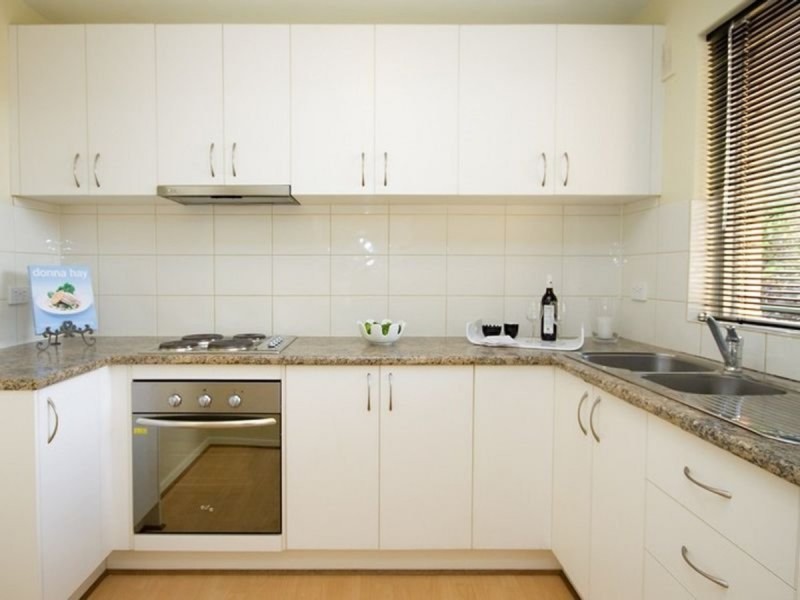 8/21 Laught Avenue, Black Forest SA 5035