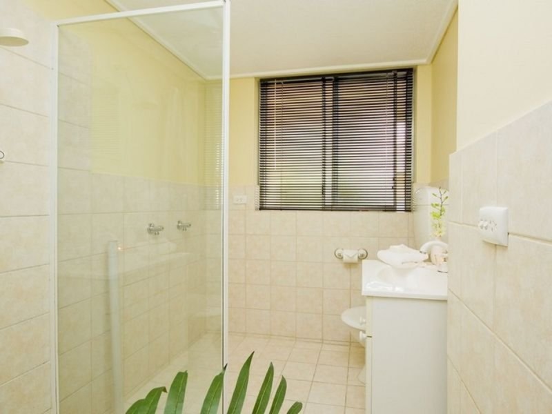 8/21 Laught Avenue, Black Forest SA 5035