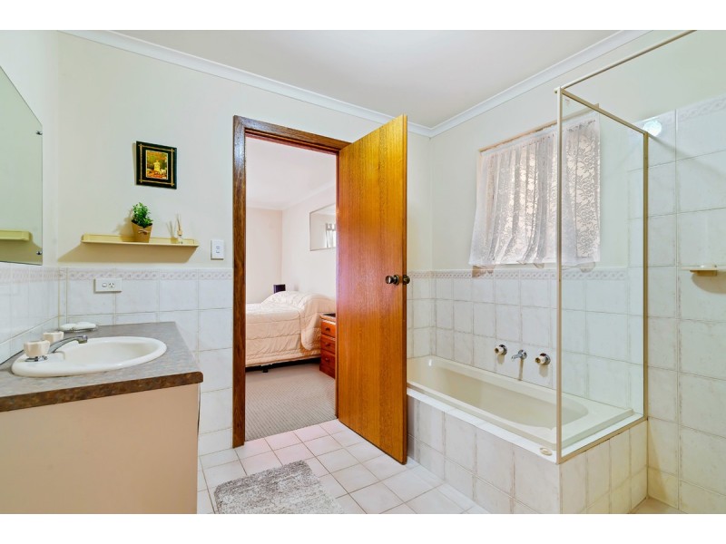 30 Treloar Avenue, Greenwith SA 5125