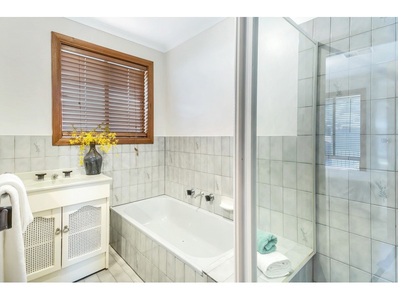 35 Pantowora Drive, Hope Valley SA 5090