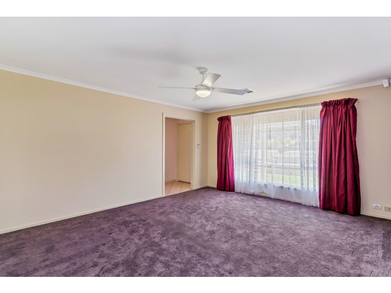 32 Saddle Crescent, Walkley Heights SA 5098