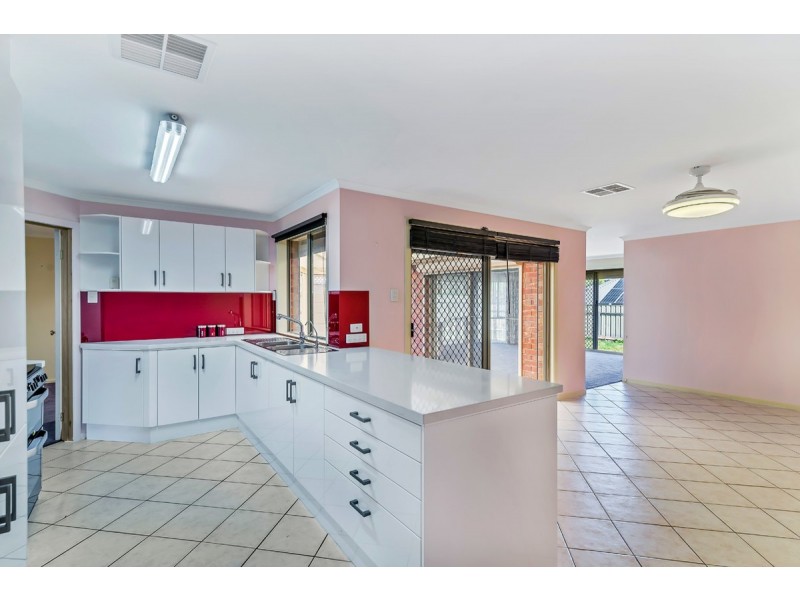 32 Saddle Crescent, Walkley Heights SA 5098
