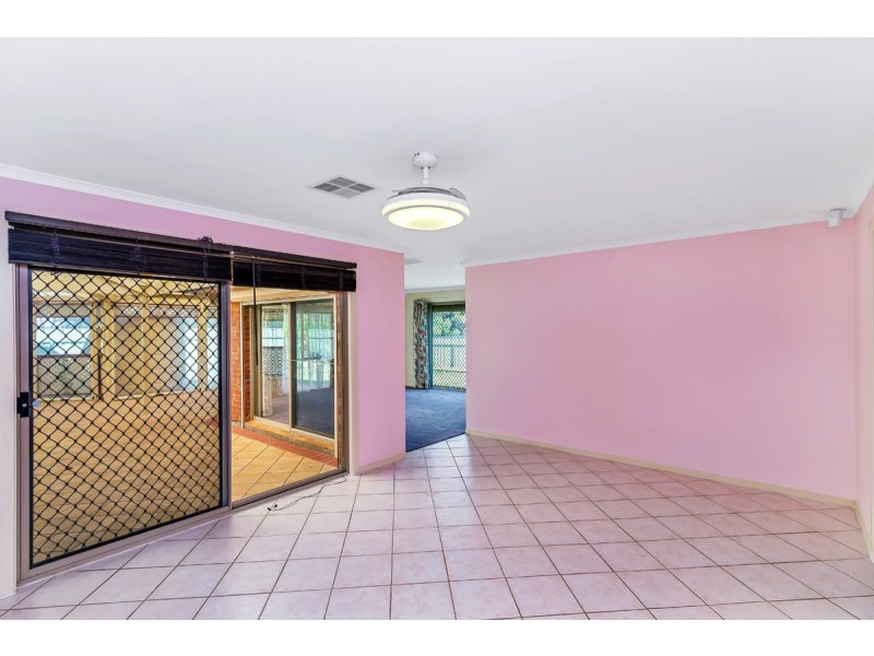 32 Saddle Crescent, Walkley Heights SA 5098