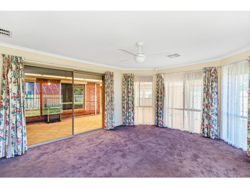 32 Saddle Crescent, Walkley Heights SA 5098